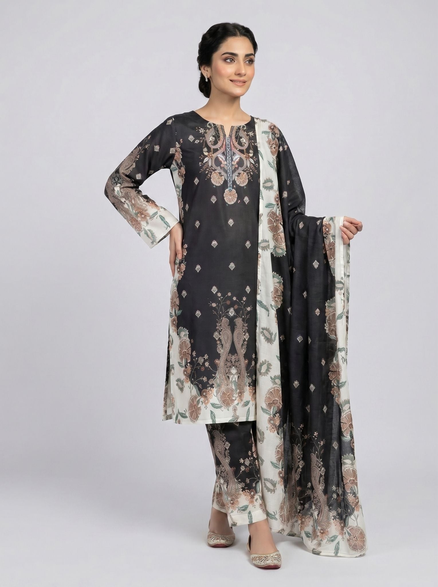 3 pcs Long length Banadorya lawn dress with self print. Comes with plazo and Dupatta