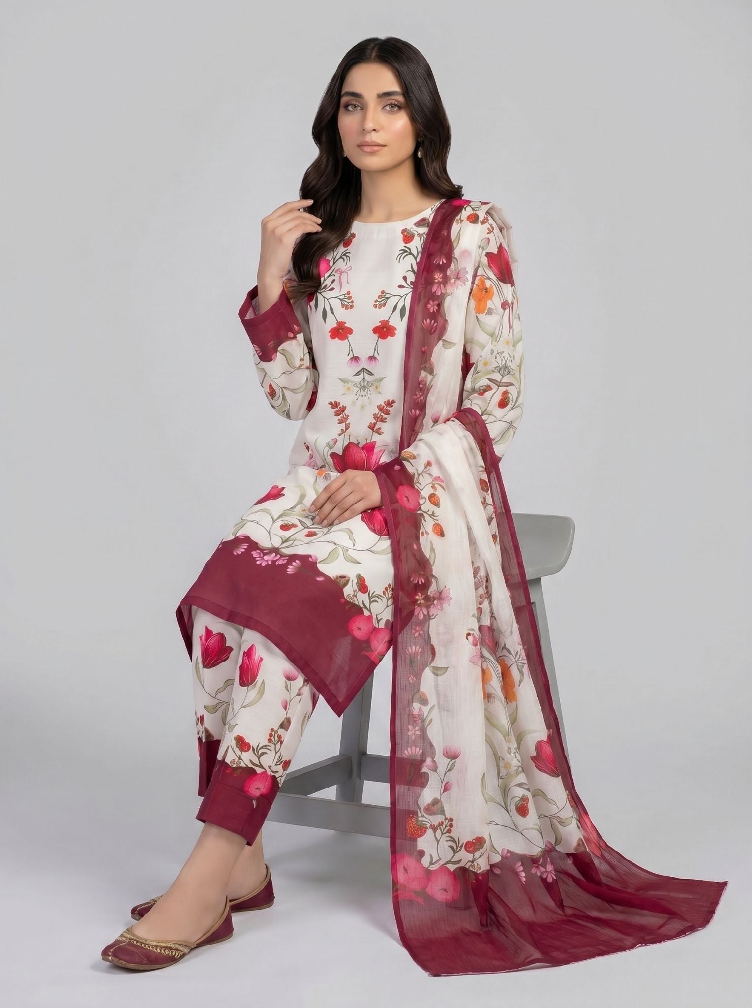 3 pcs Long length Banadorya lawn dress with self print. Comes with plazo and Dupatta