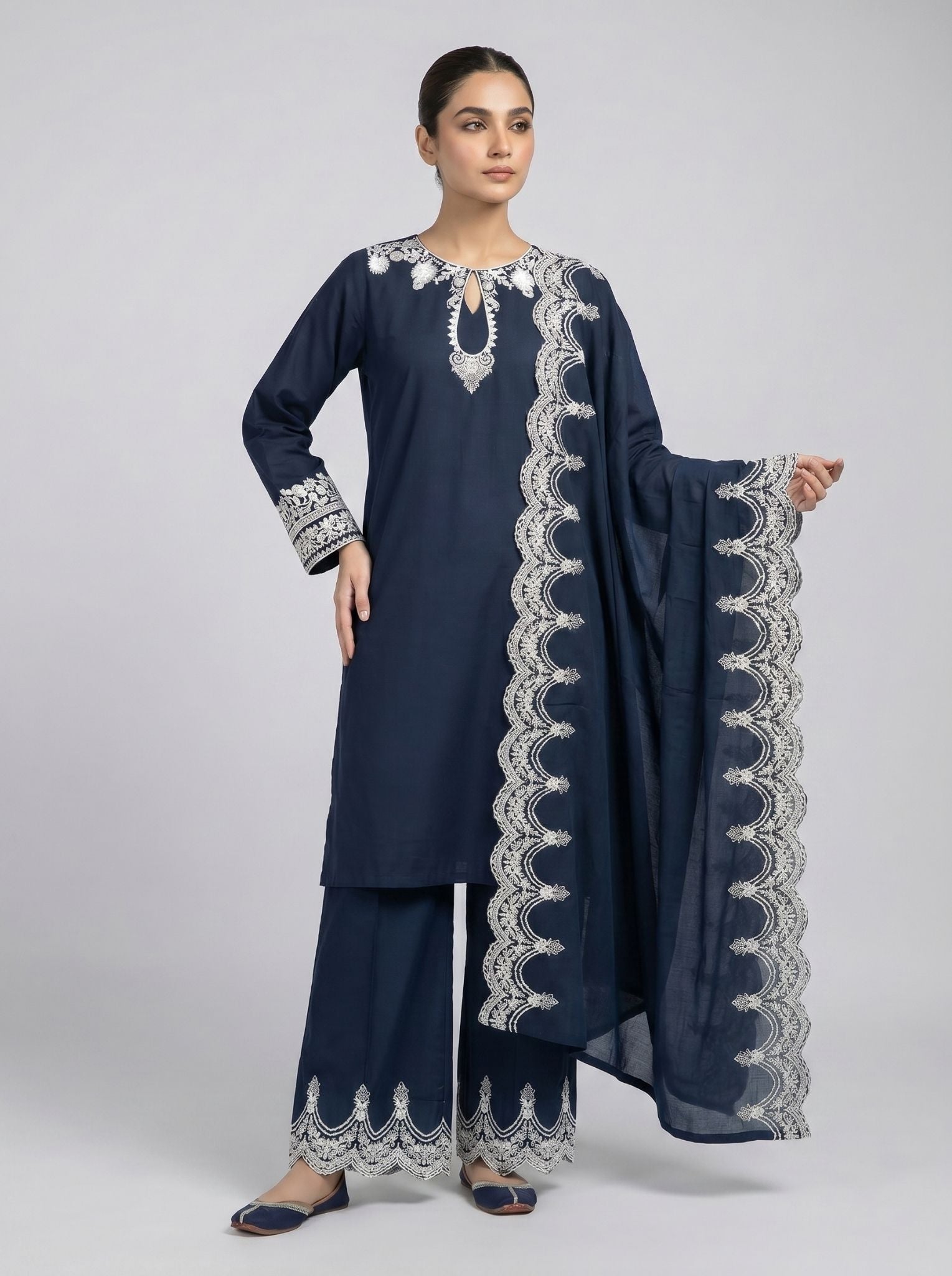3 pcs embroidered viscose dress comes with plazo.