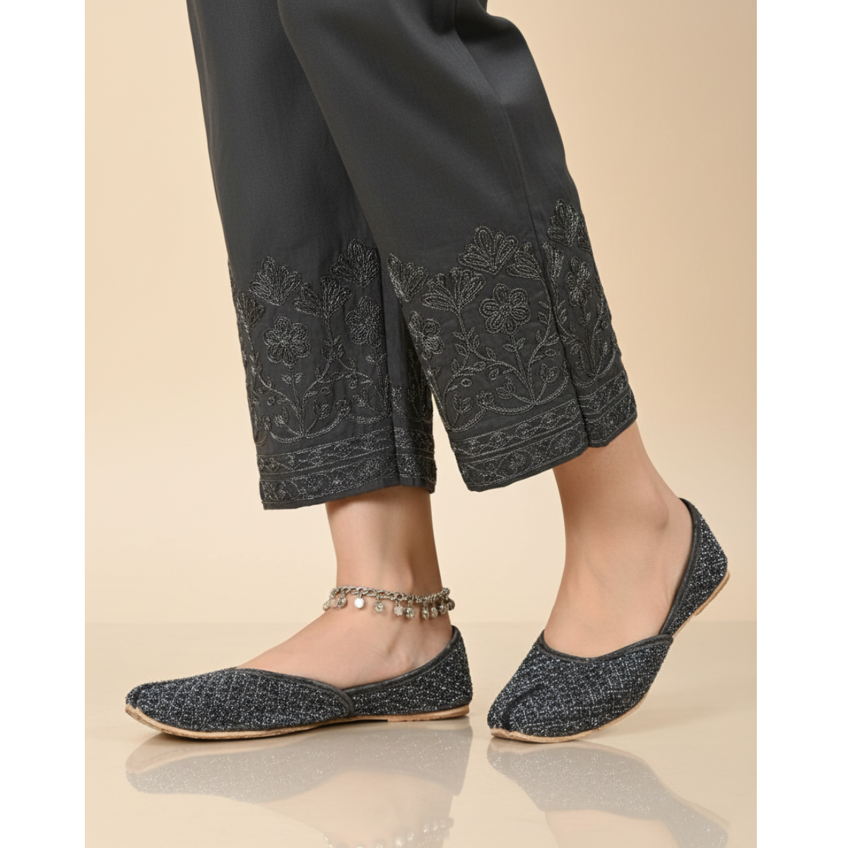 Khussa with tilla work