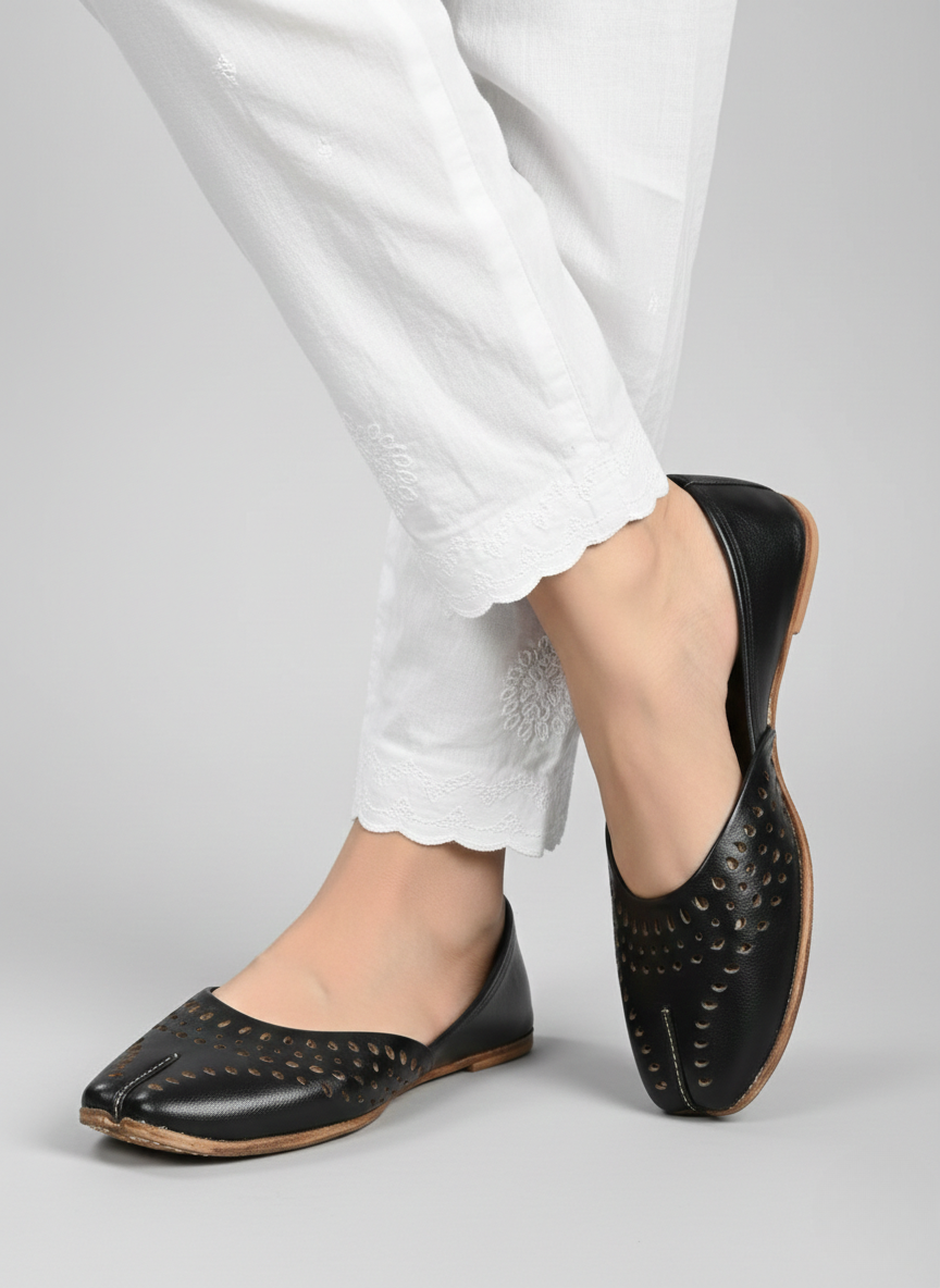 Cutwork leather Khussa