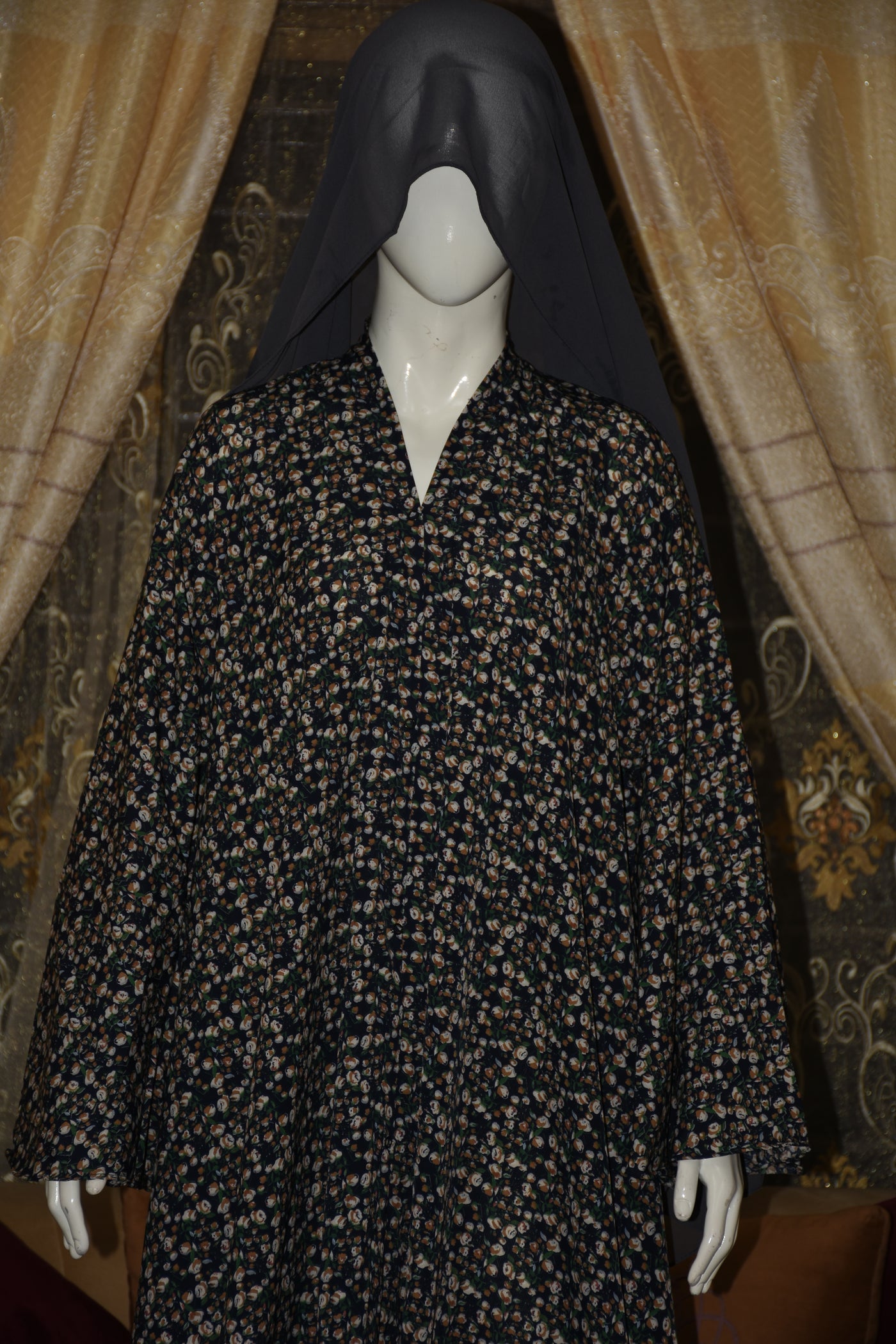 Front open lightweight georgette abaya with wide flayer