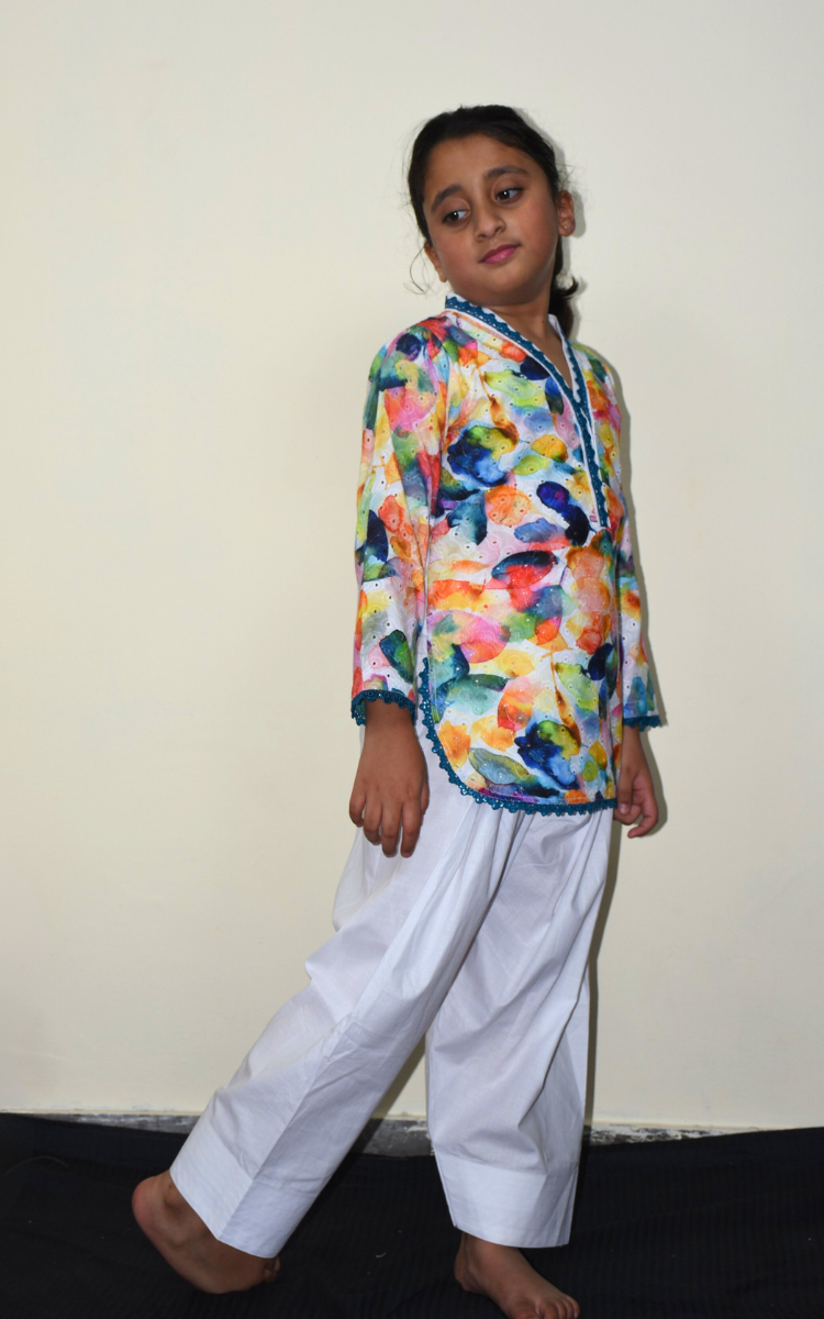 2 pcs chicken kari with Farshi shalwar