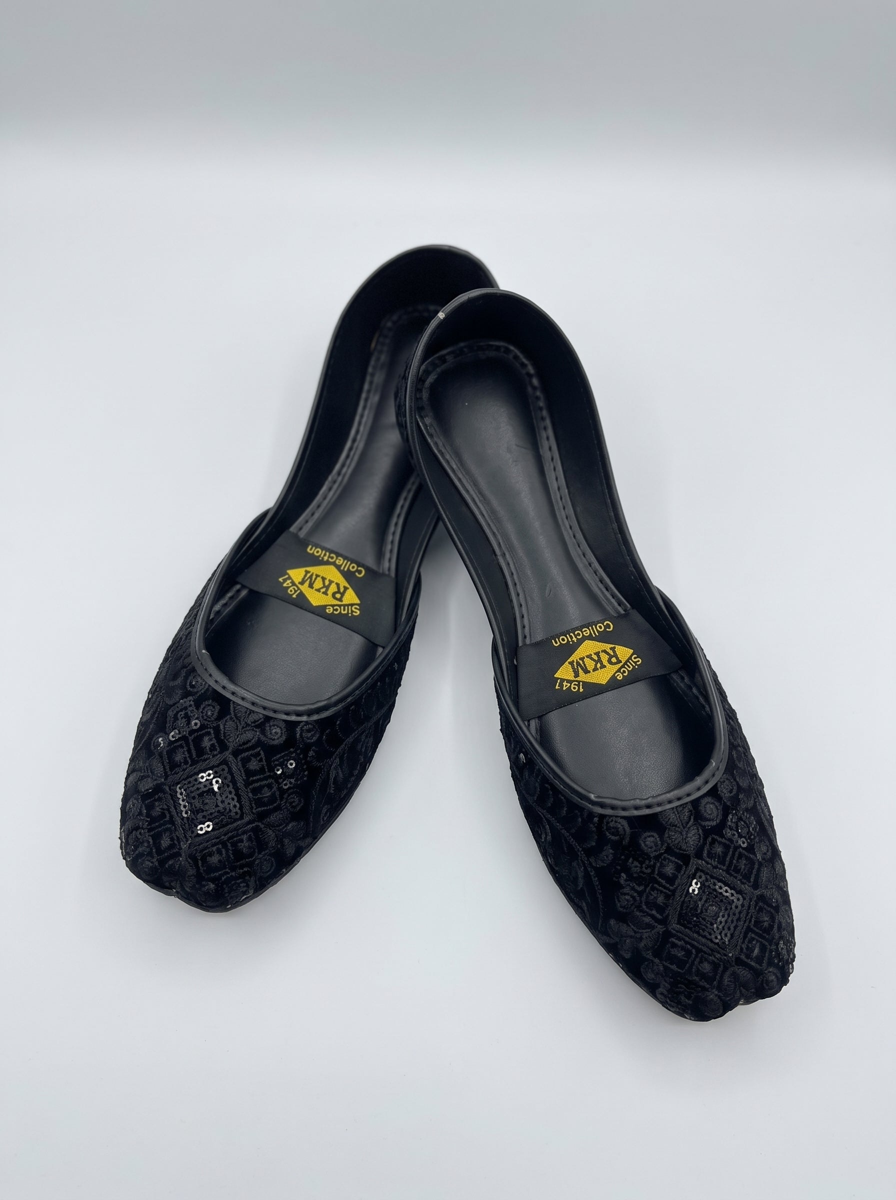 Valvet embroidered Khussa