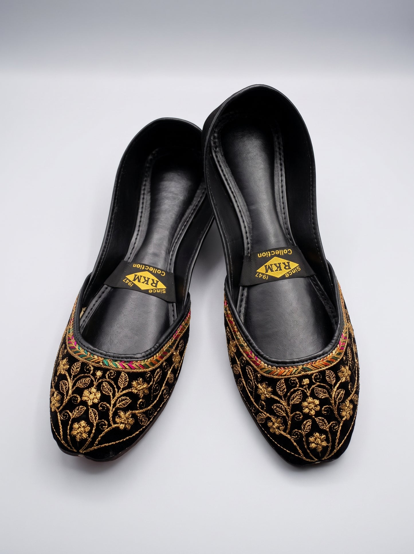 Valvet embroidered Khussa