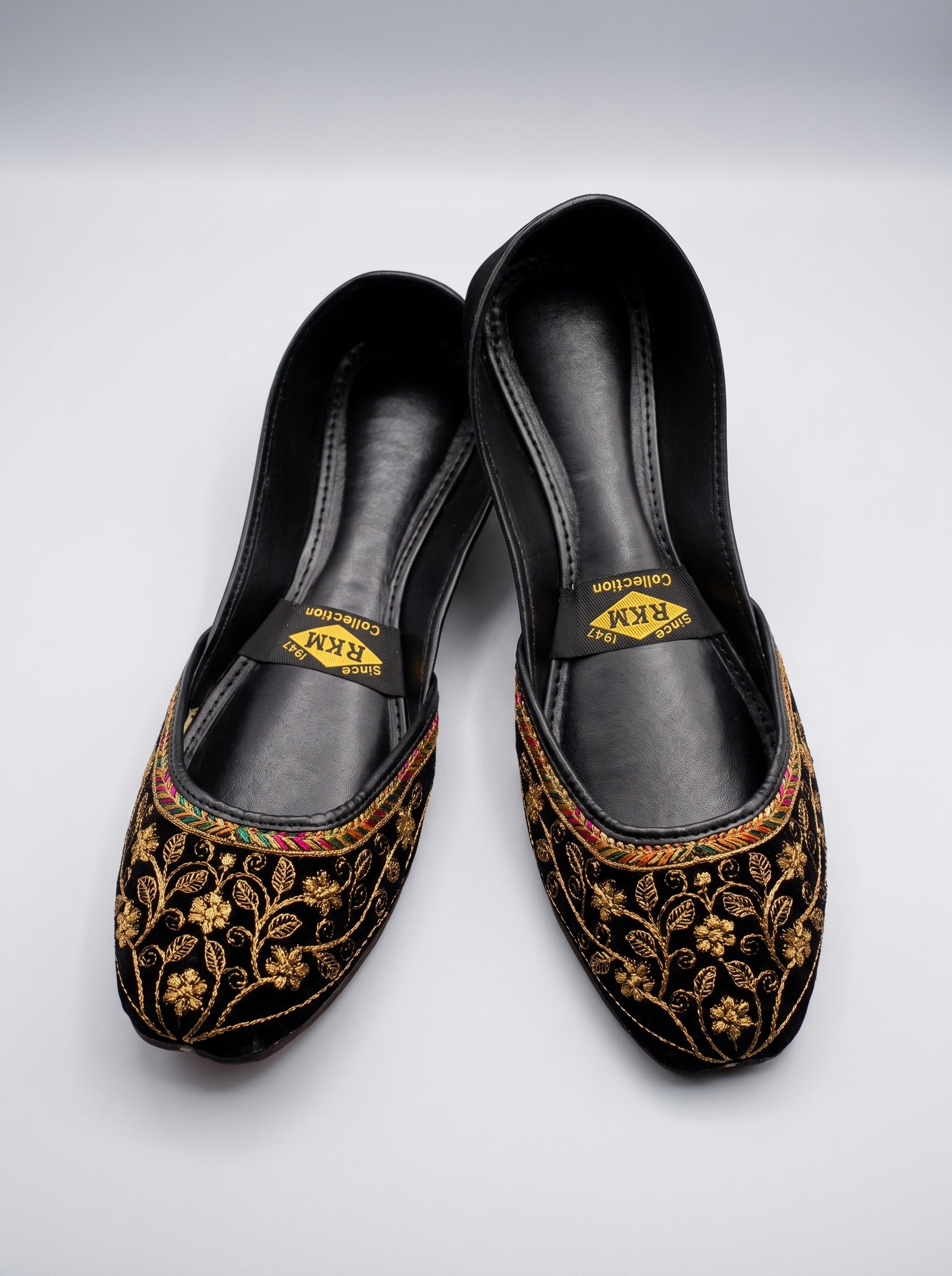 Valvet embroidered Khussa