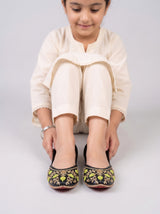 Embroidered Kids Khussa