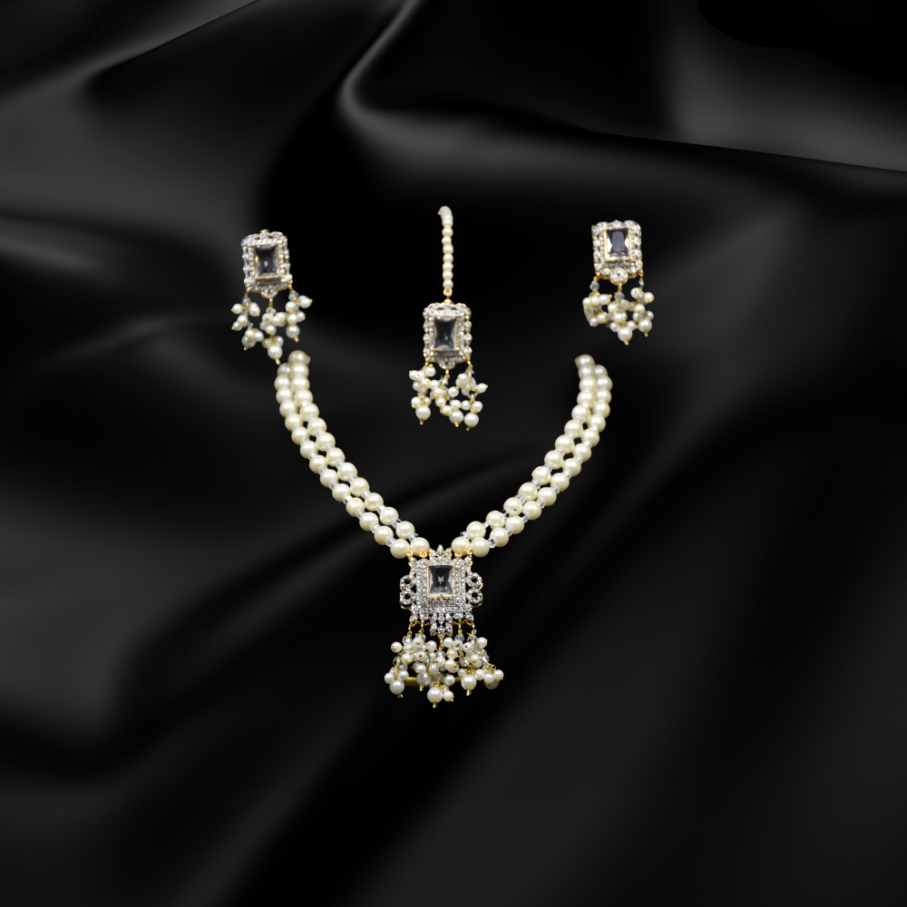 Pearl White Necklace Set