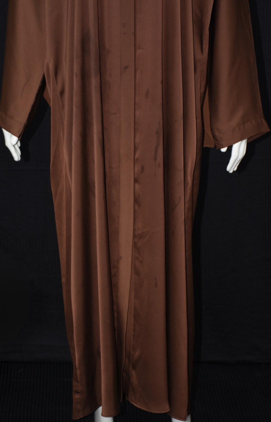 Elegant abaya on Nida fabric with Scarf