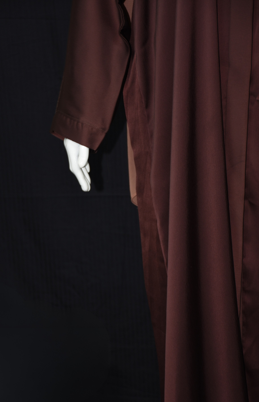 Elegant abaya on Nida fabric with Scarf