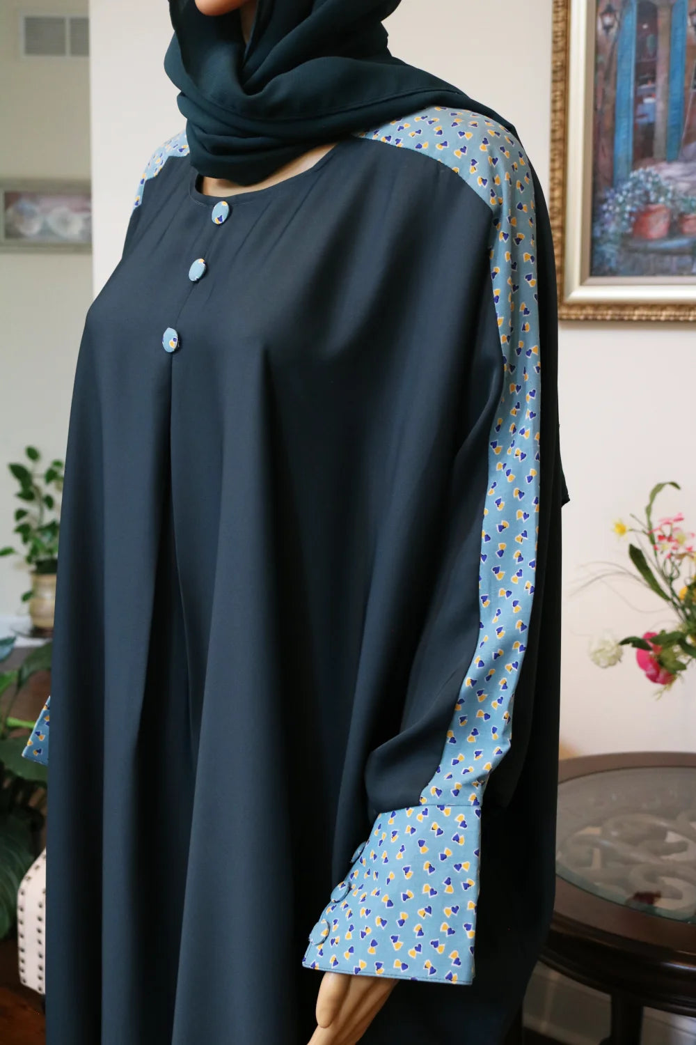 Plain Butterfly Abaya with Stripes on shoulders