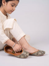 Embroidered Kids Khussa