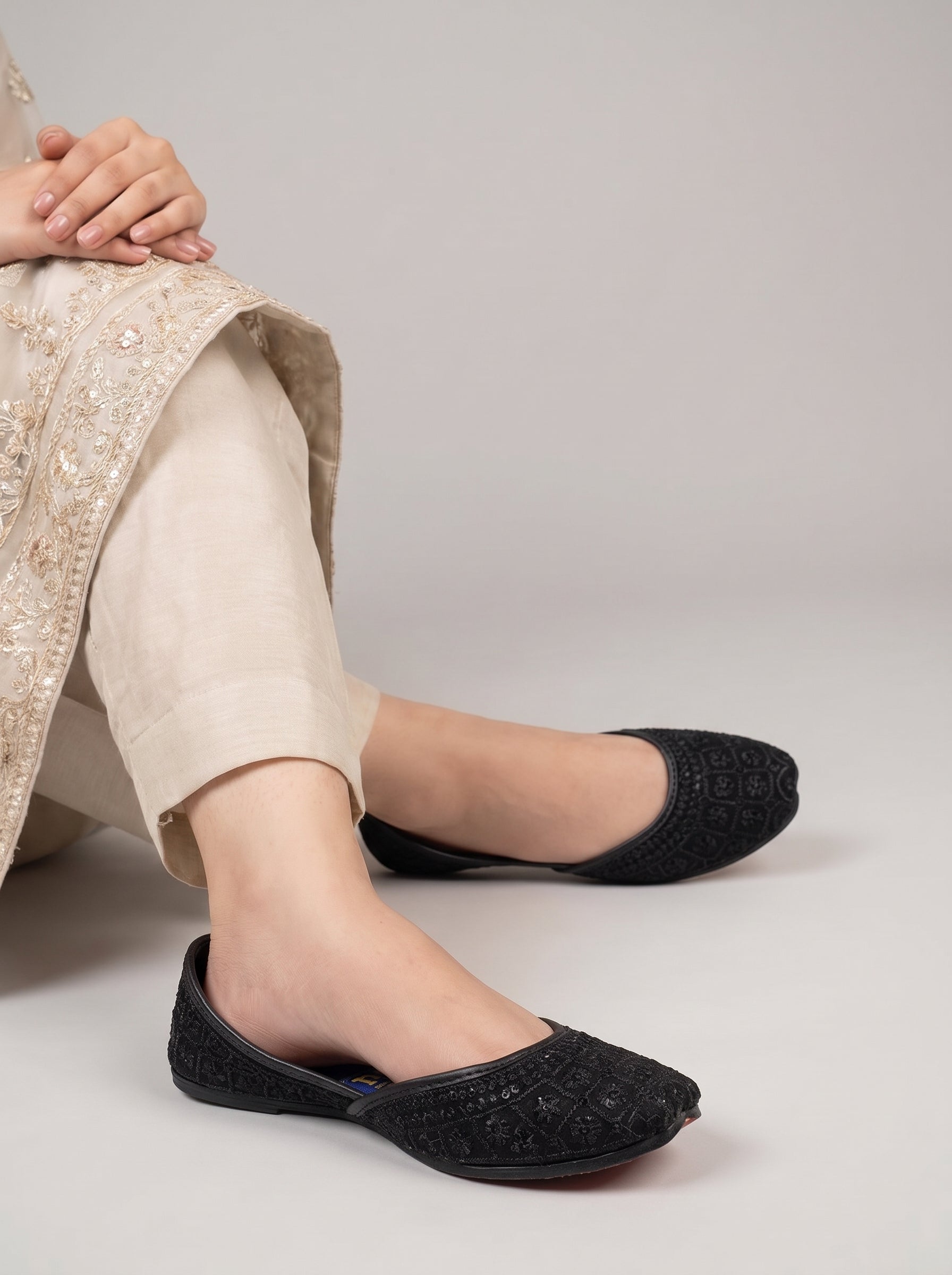 Valvet embroidered Khussa
