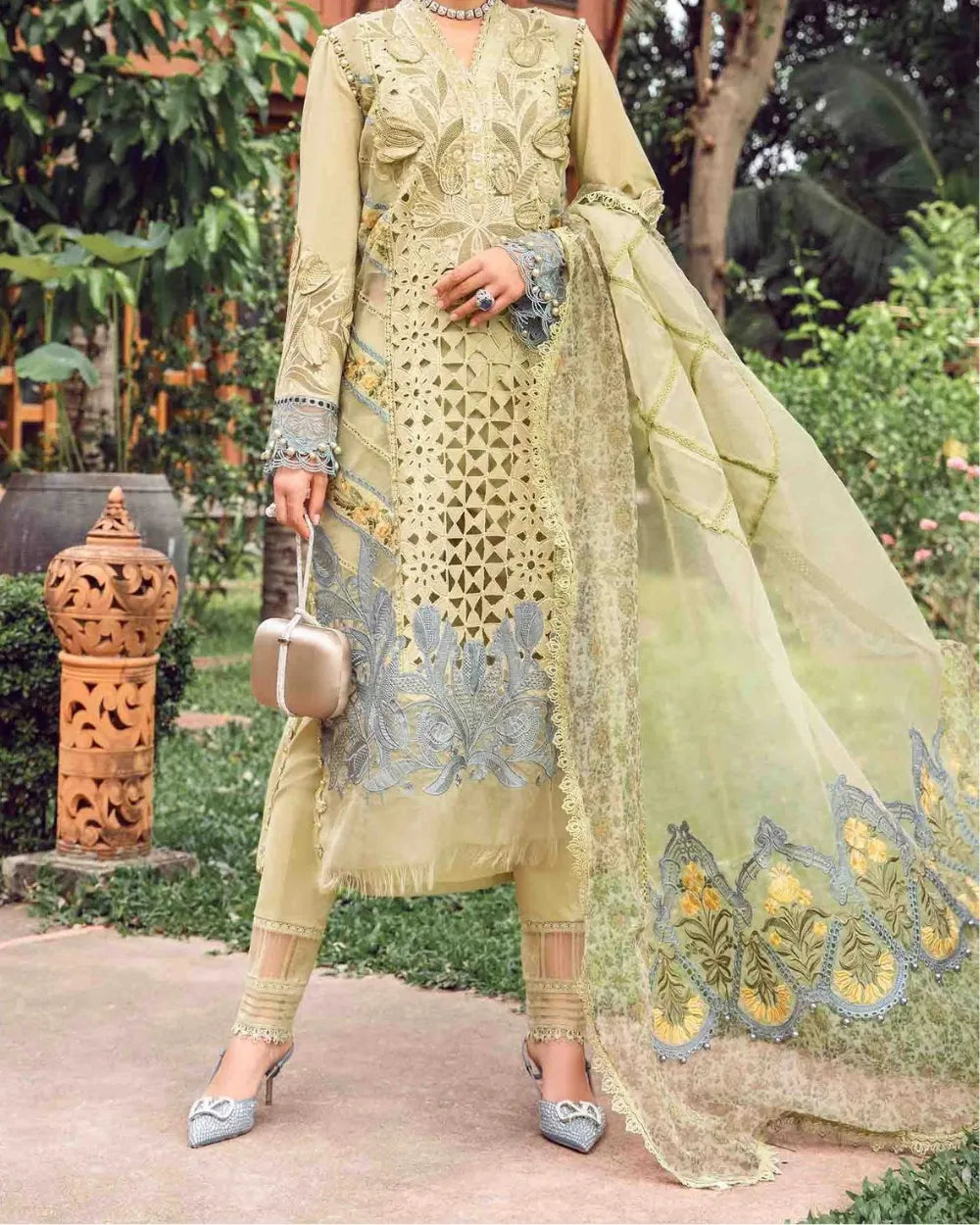 Maria B Embroidered Lawn 3pcs