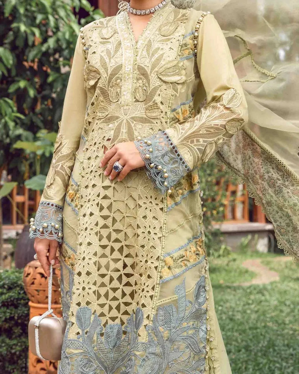 Maria B Embroidered Lawn 3pcs