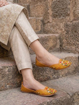 Leather embroidered Khussa