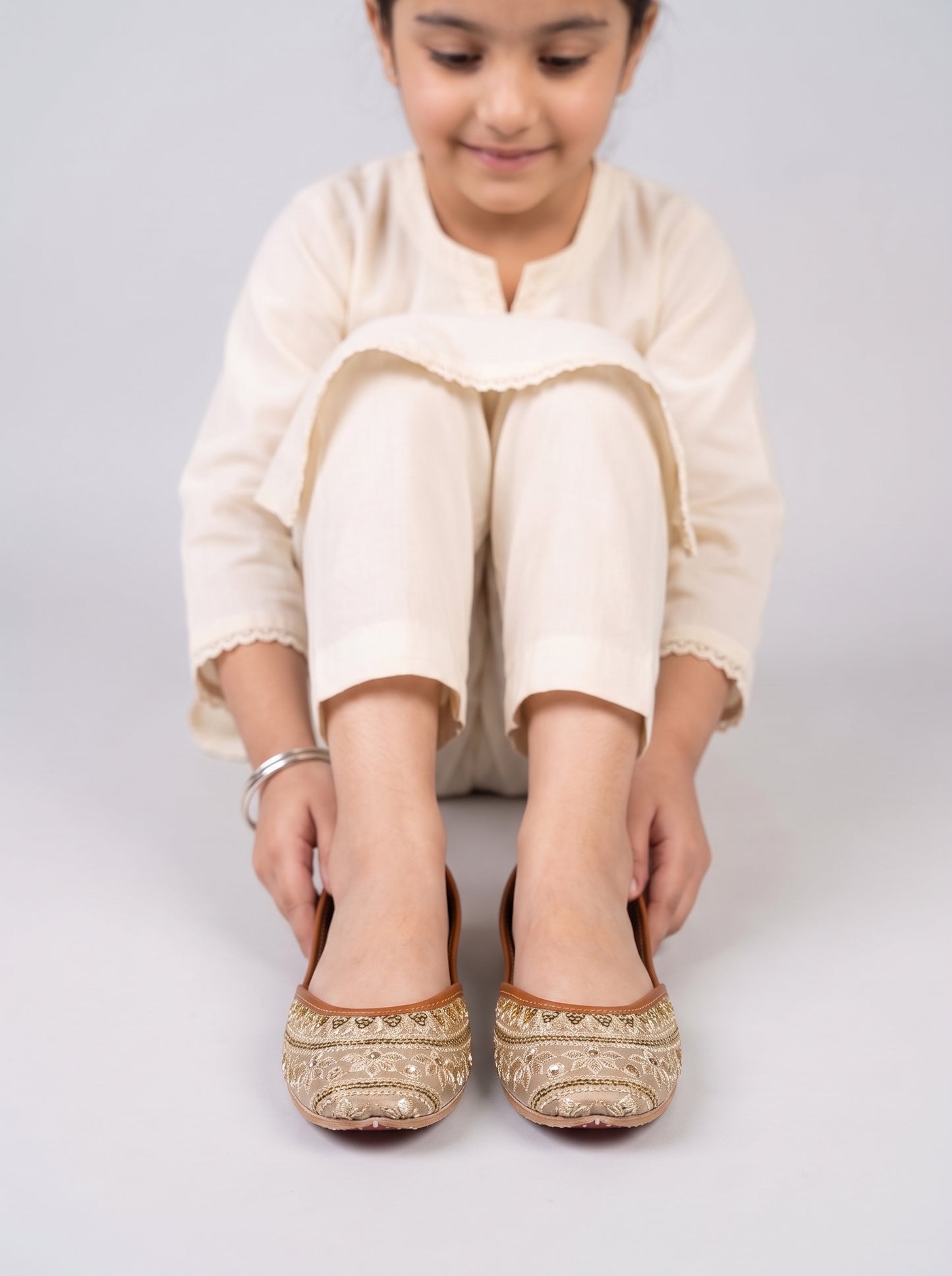 Embroidered Kids Khussa