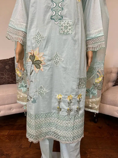 Crimson Embroidered Lawn 3pc dress