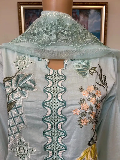 Crimson Embroidered Lawn 3pc dress